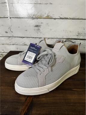 White Mountain Women's Uncut Slip-On Sneakers Size 11 NWT